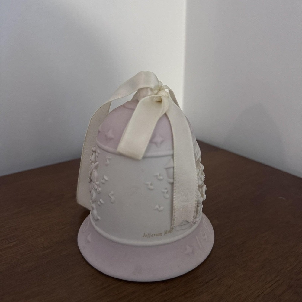Vtg Jefferson Mint Christmas Bell Limited Edition 1990 Caroler‎ - Picture 2 of 10
